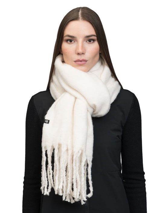 Unisex scarf with fringed ends in Chalk